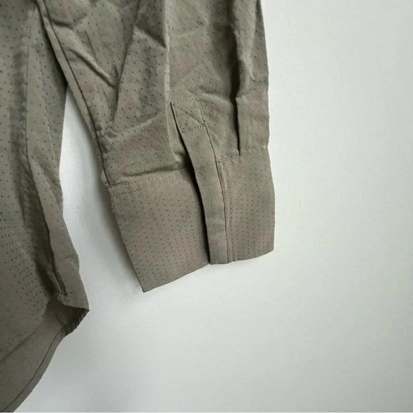 New CHICO'S SILKY SOFT DOBBY HALF-PLACKET SHIRT SZ 3 16/18 Vetiver Long Sleeve - Picture 7 of 14